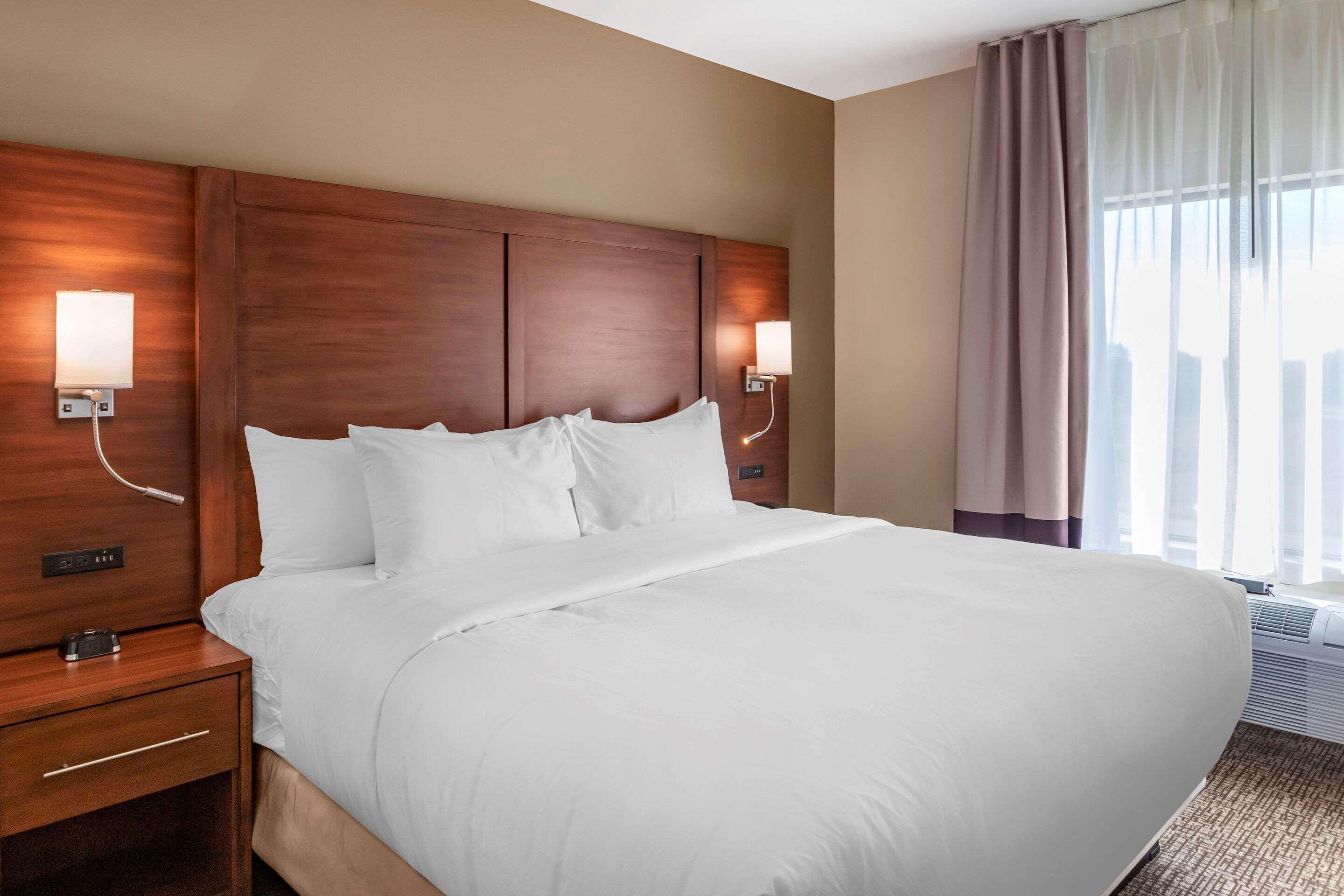 Comfort & 2* Clarkston