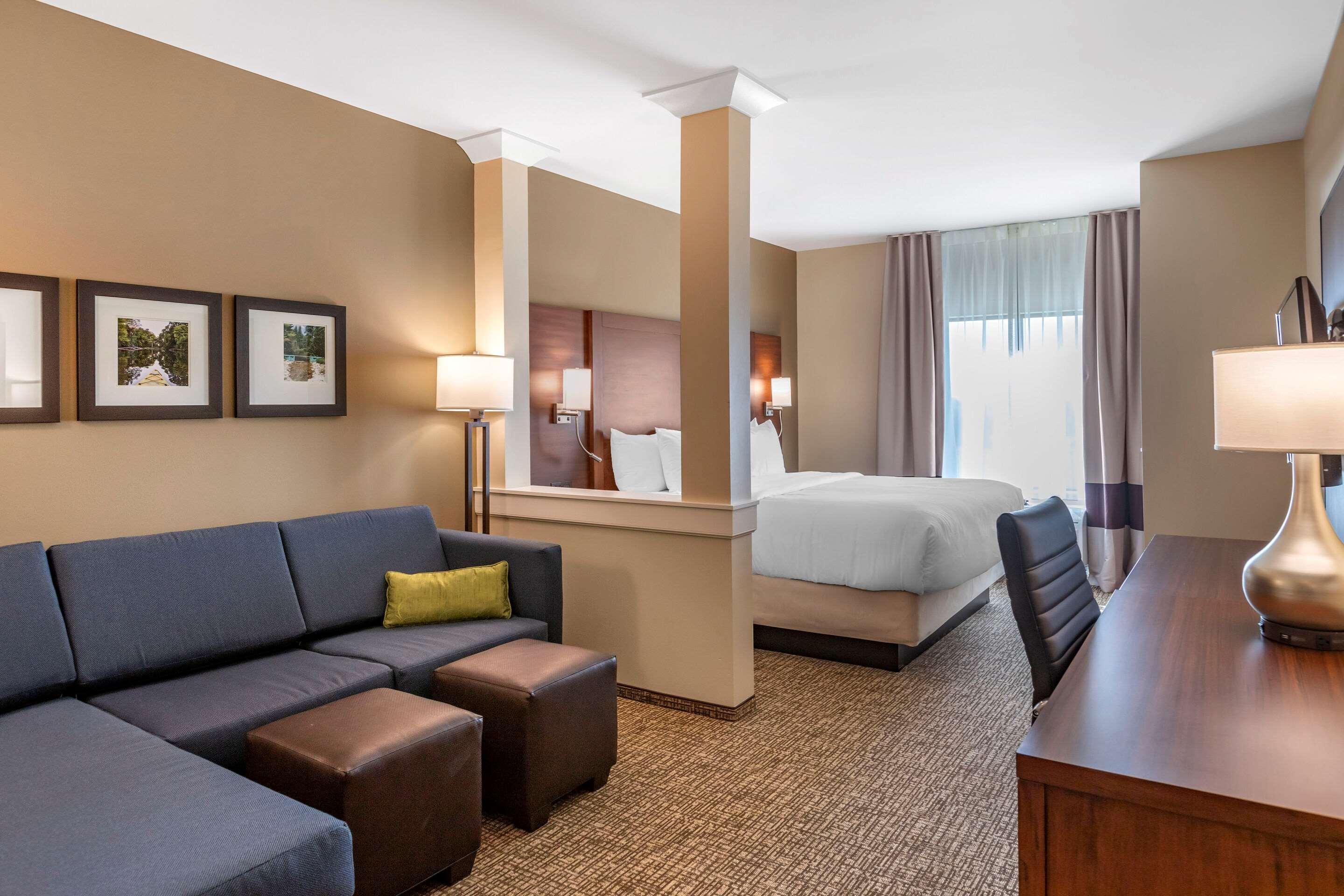 Hotel Comfort & Clarkston